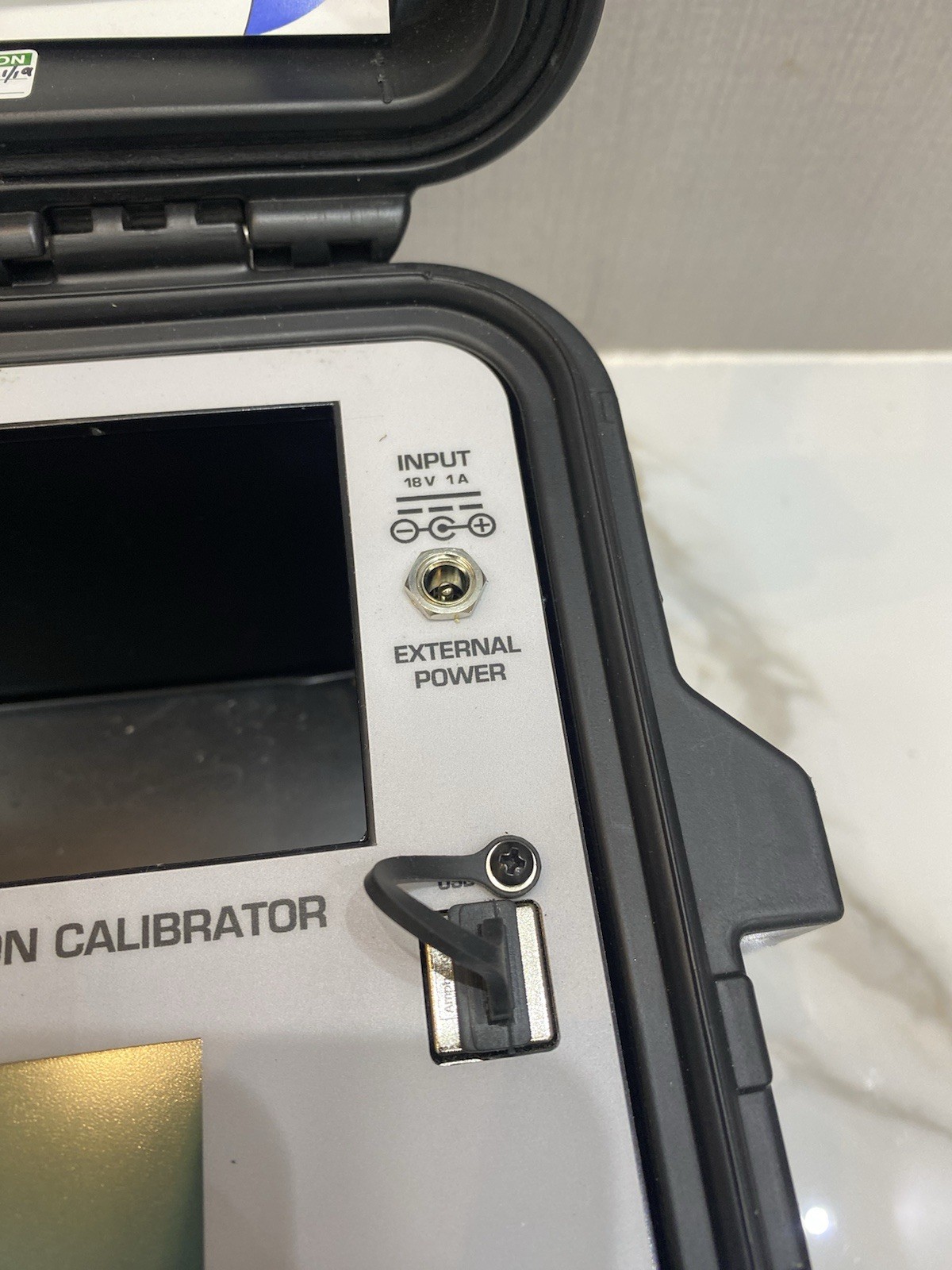 THE MODAL SHOP 9100D Portable Vibration Calibrator