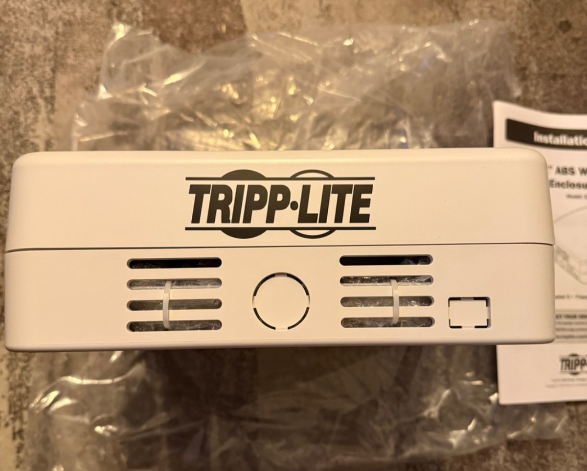 Tripp Lite EN1111 Wireless Access Point Enclosure Mount Box/Open Box -NEW