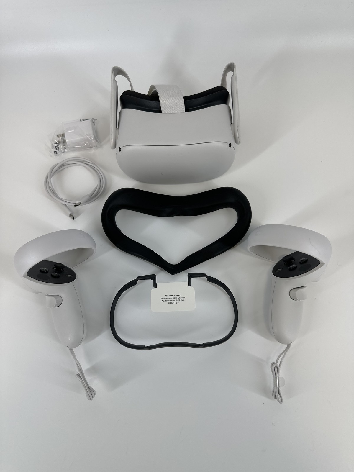 Meta Quest 2 VR Headset 256GB w/ Charger/Controllers/Regular Strap - Very Good