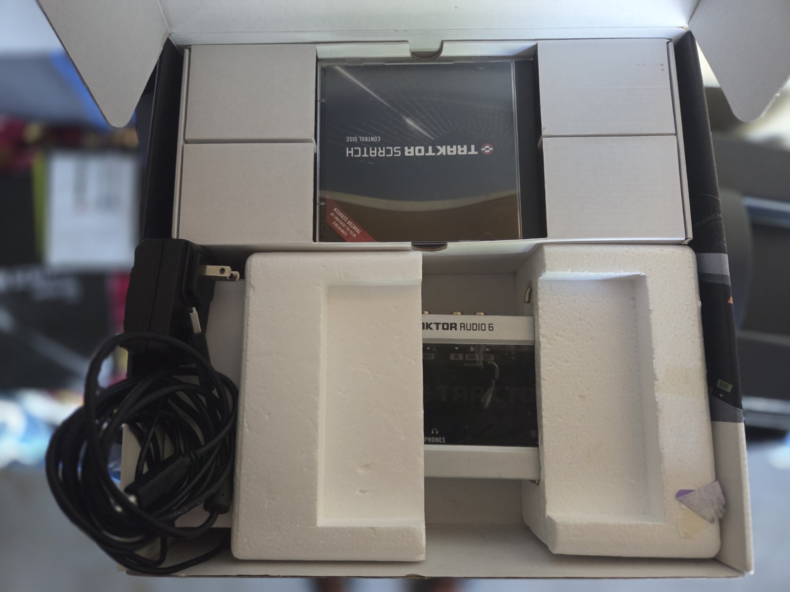 Traktor Scratch Duo 2 ** NEW/MINT**