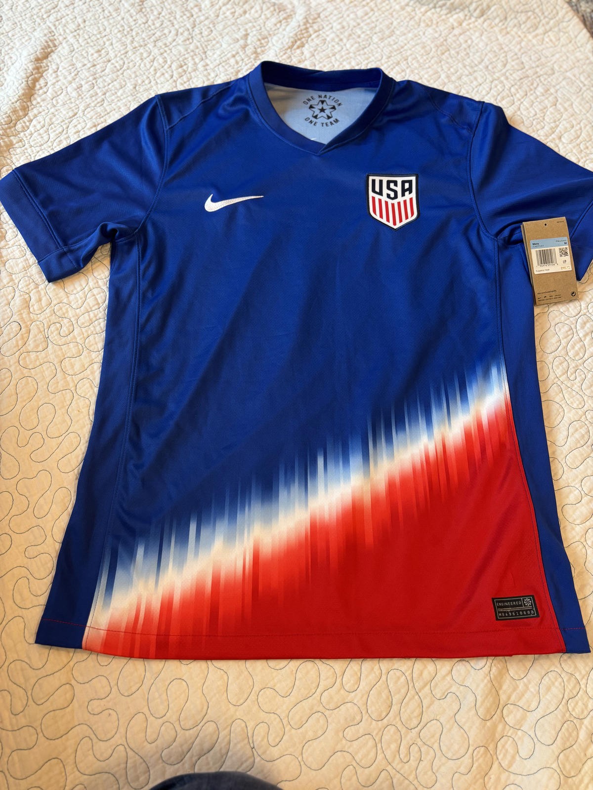 Nike Men's USA Soccer Team  Size Medium Blue and Red Nike Jersey #530