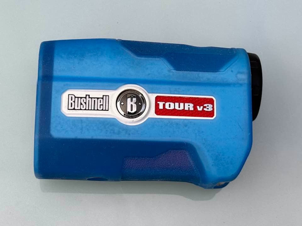 BUSHNELL TOUR V3  GOLF RANGEFINDER.