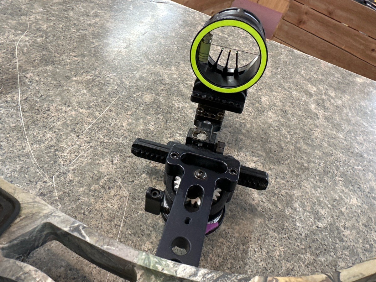 HOYT ARCHERY DEFIANT (TPS039354)