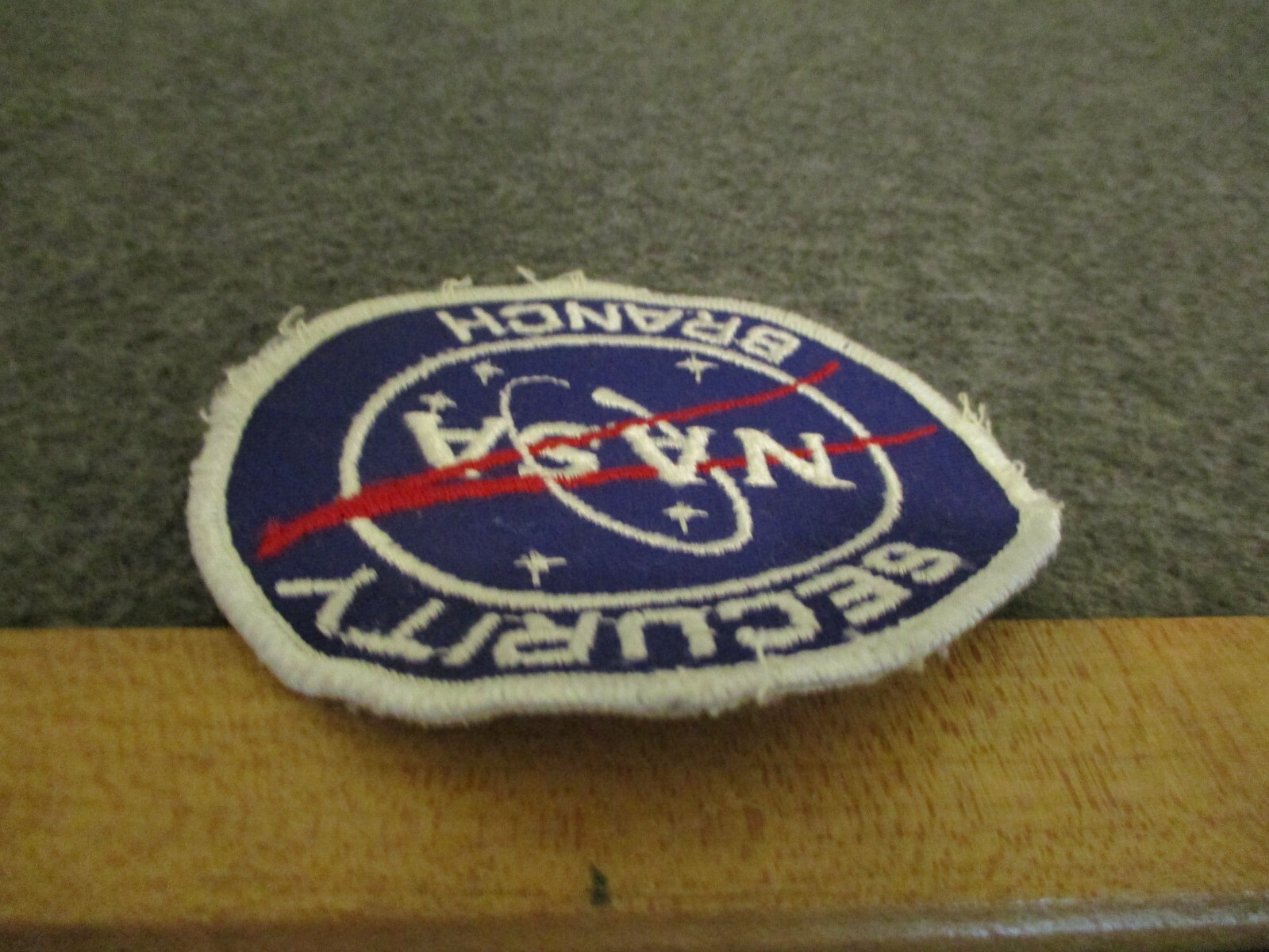 1965 NASA SECURITY BRANCH VECTOR MEATBALL + 4 HAYES AEROSPACE SECURITY PATCHES