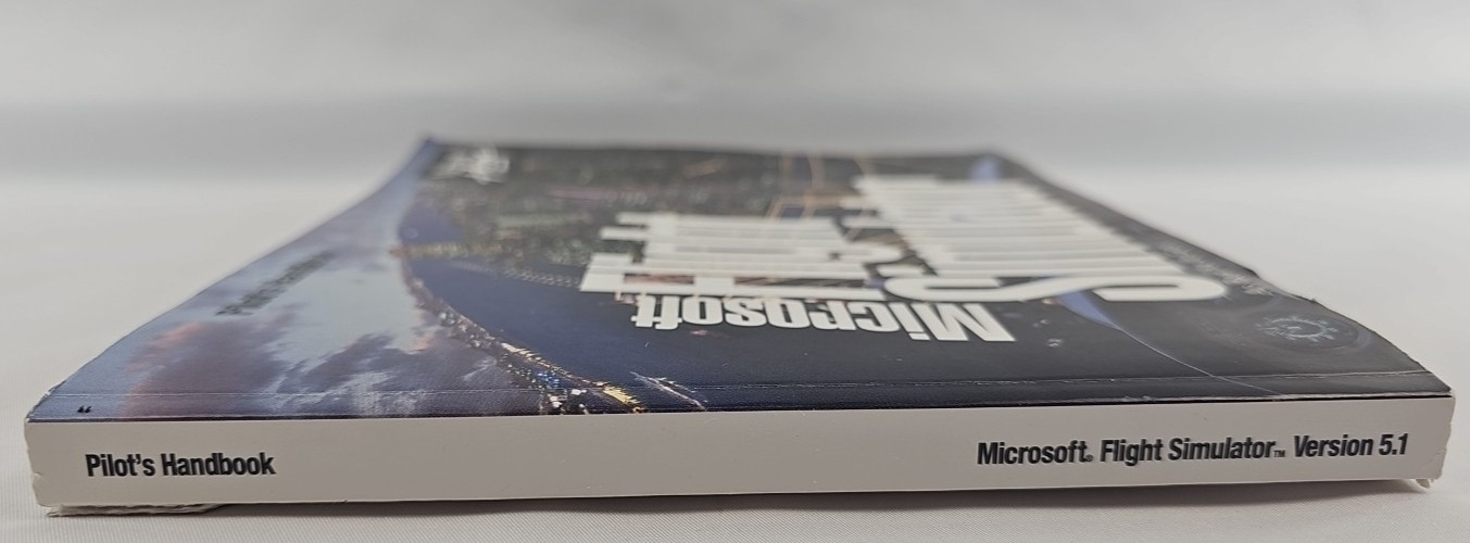 Microsoft Flight Simulator 5.1 (PC, 1995) Pilots HandBook Vintage (book only)