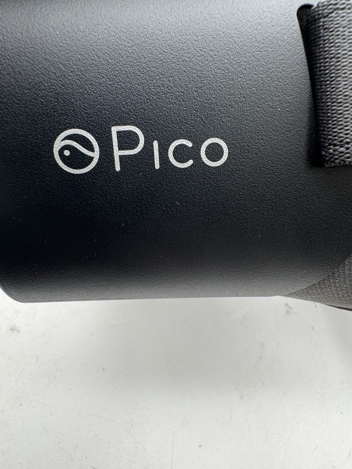 PICO VR Headset Bundle Tested Working w Controller & Carrying Case
