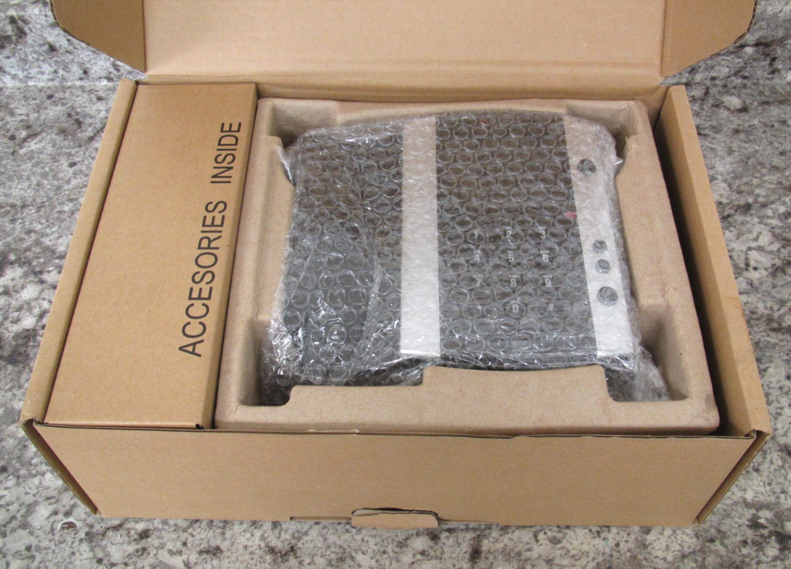 New Polycom 2200-44500-025 / VVX 500 / 12-Line PoE Gigabit IP Business Phone