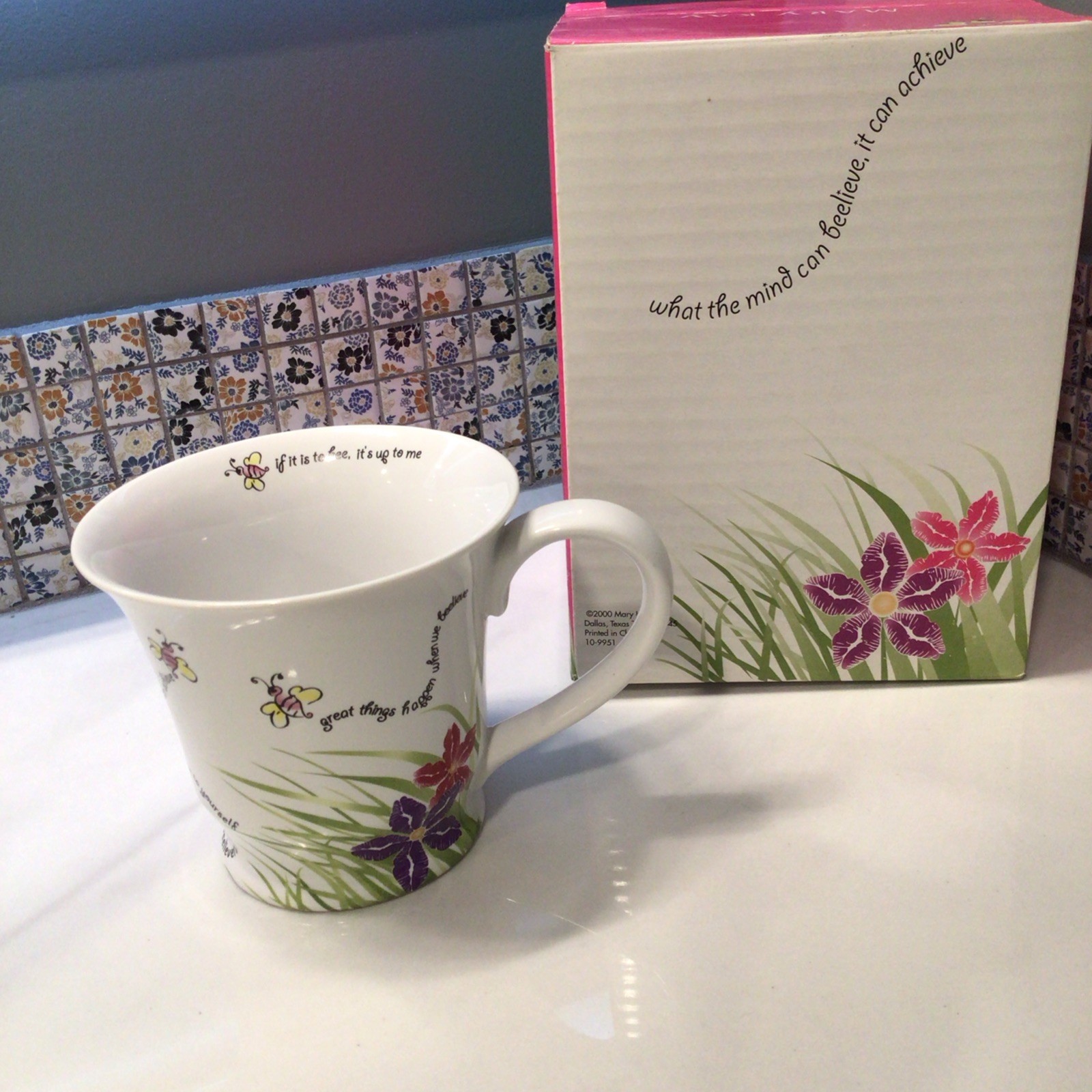 Mary Kay-2000- Bumble Bee 'Believe you can Succeed' Tea/Coffee Cup Mug With Box