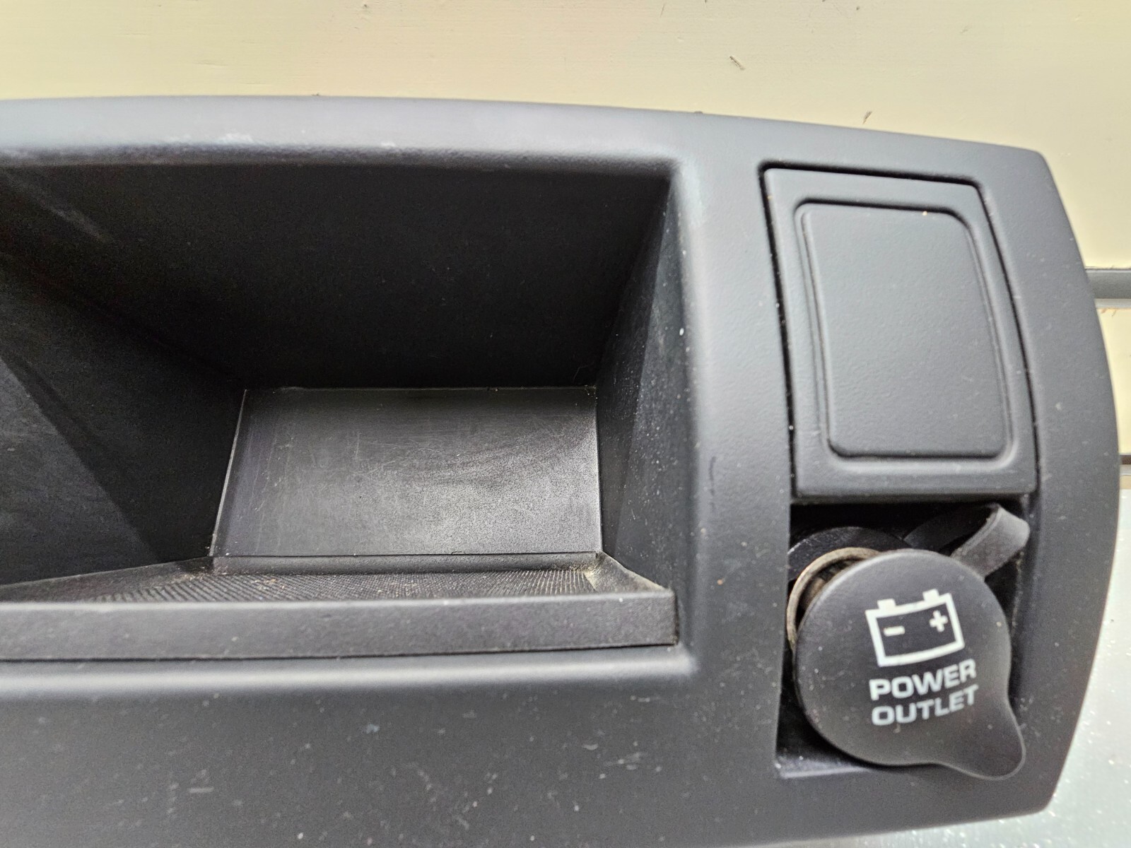 99-04 GRAND CHEROKEE Dash Bezel Lower ASHTRAY Coin Tray Heated Seat switch BLACK