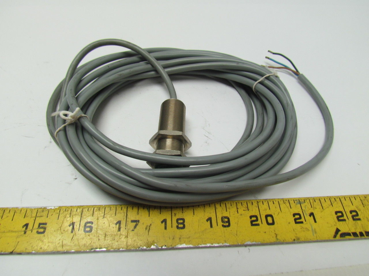 Honeywell 922AA3XM-A9P-L Proximity Sensor Switch