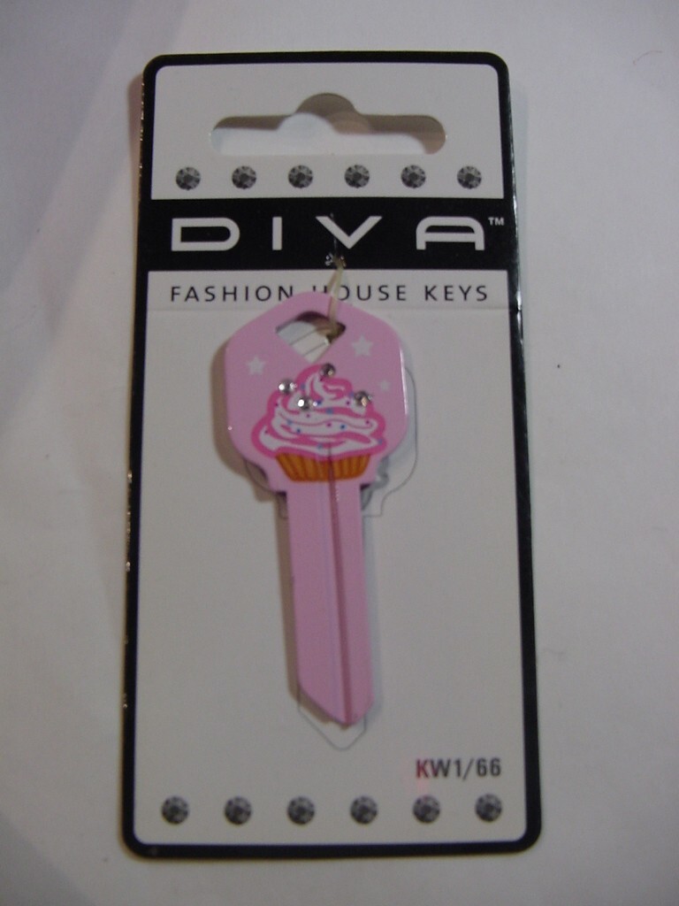 NEW - LOT OF 2 - DIVA FASHION HOUSE KEY KW1/66 - PINK CUPCAKE
