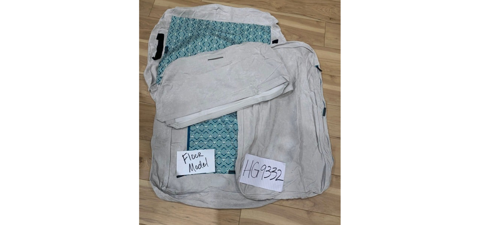 16 pc. Lovesoft Sactional Set w/ 1 Storage seat
