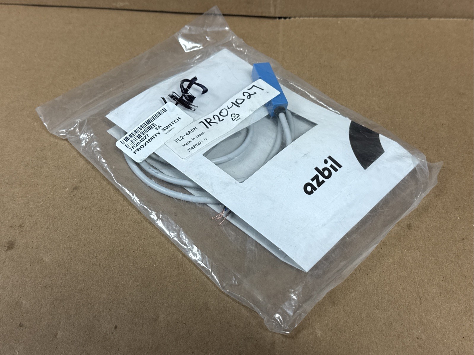 NEW Azbil FL2-4A6H Proximity Sensor Switch WARRANTY FAST SHIPPING