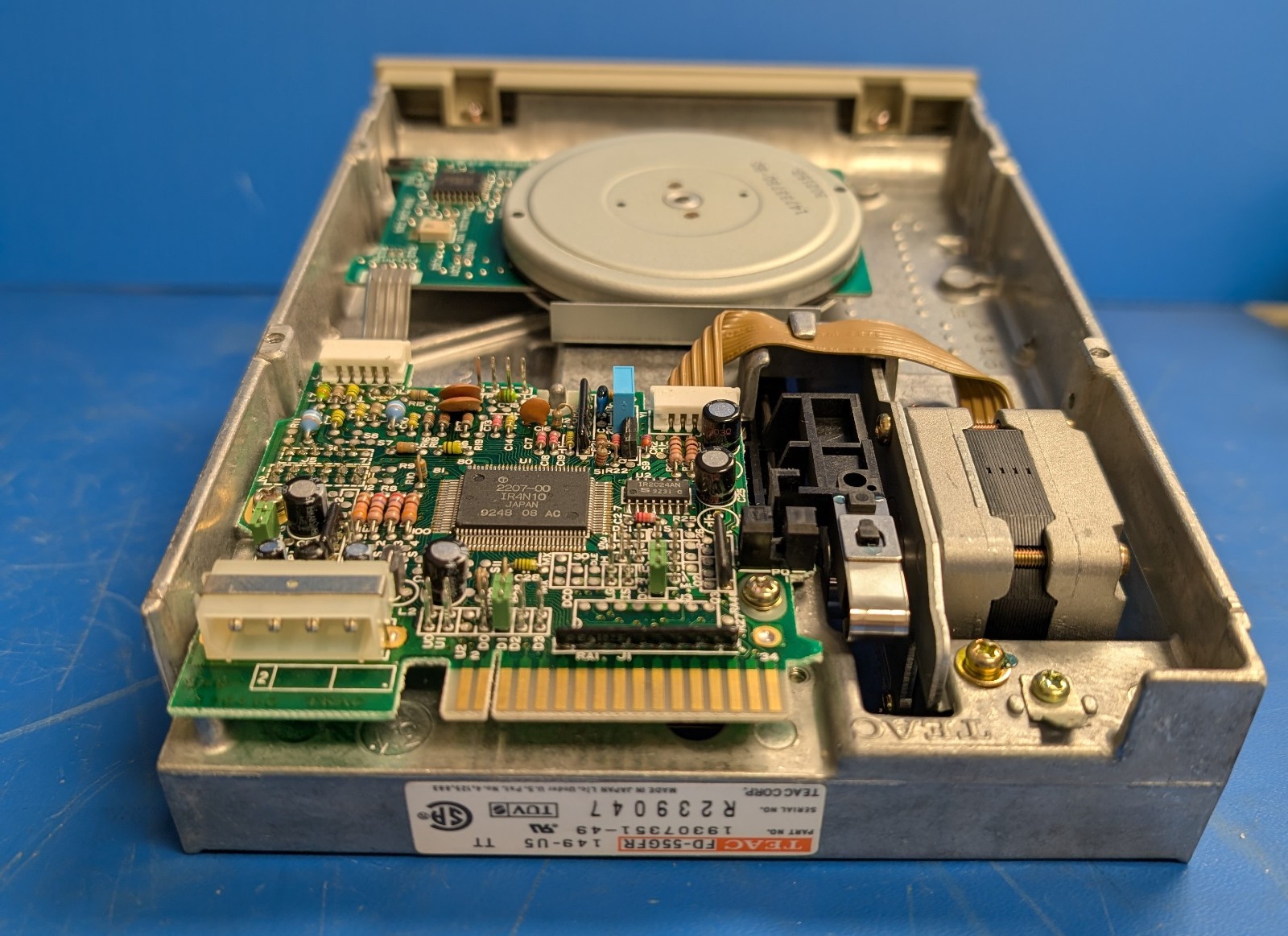 TEAC FD-55GFR-149-U5 FLOPPY 5.25 Beige