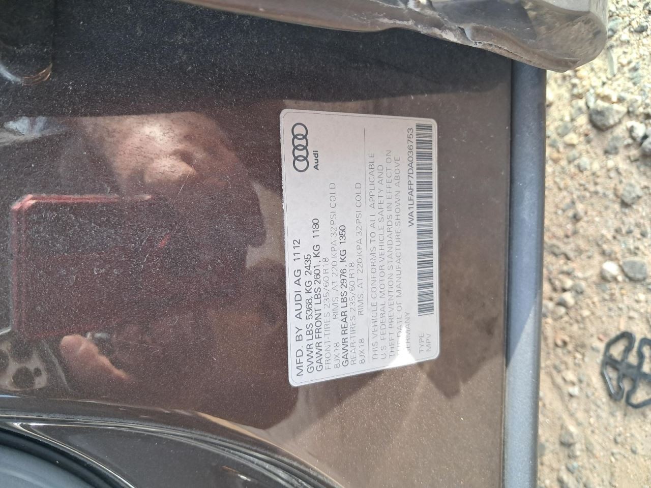 Q5 2013 Glove Box 4874559