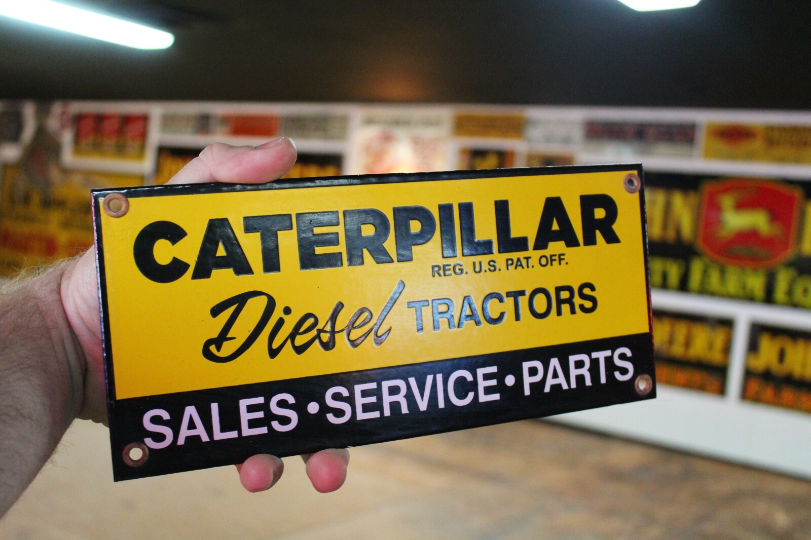 CATERPILLAR DIESEL TRACCTOR SALES PARTS SERVICE DEALER PORCELAIN METAL SIGN OIL