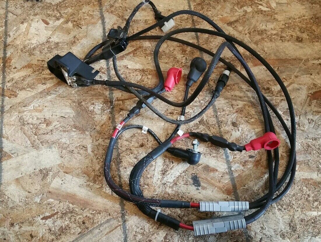 Set Pride Quantum Q6 Edge Battery Cables with Quick Disconnect and Mini Breaker