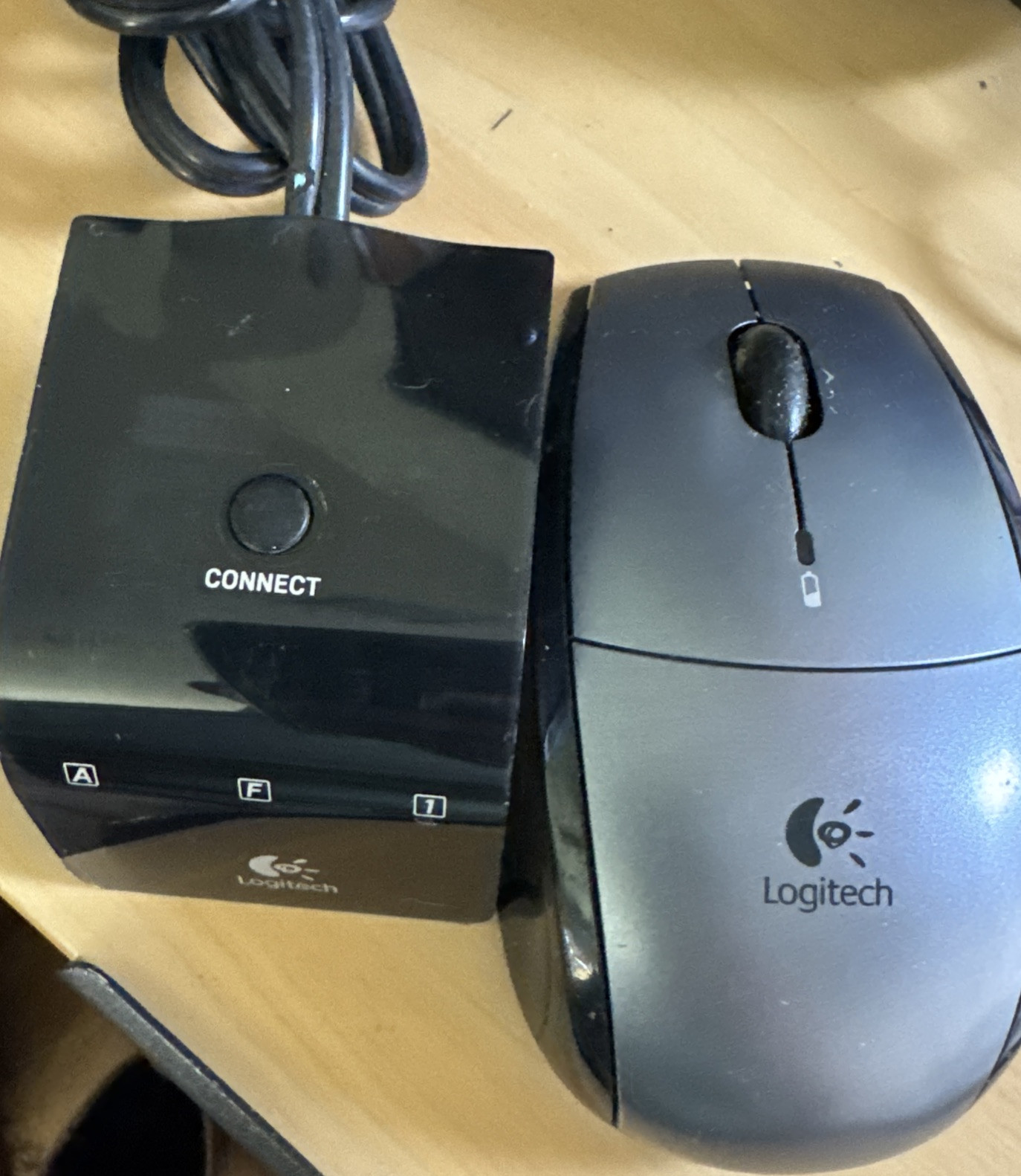 Mouse w Re Logitech 831511-0000 Wireless Receiver Logitech 820-000314 With Mouse