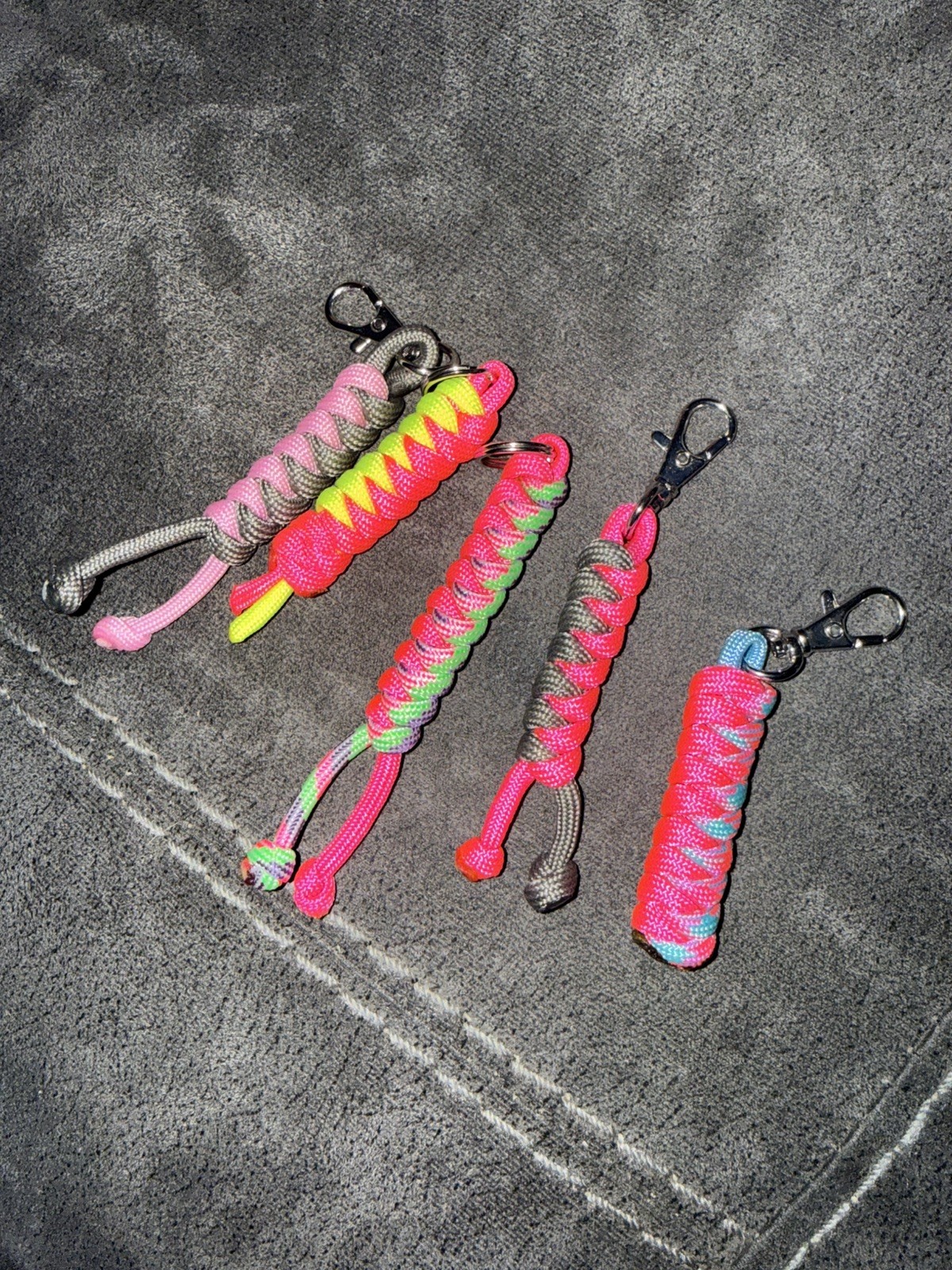 Multi Color Paracord Mini Keychain/Zipper Pull Key Ring