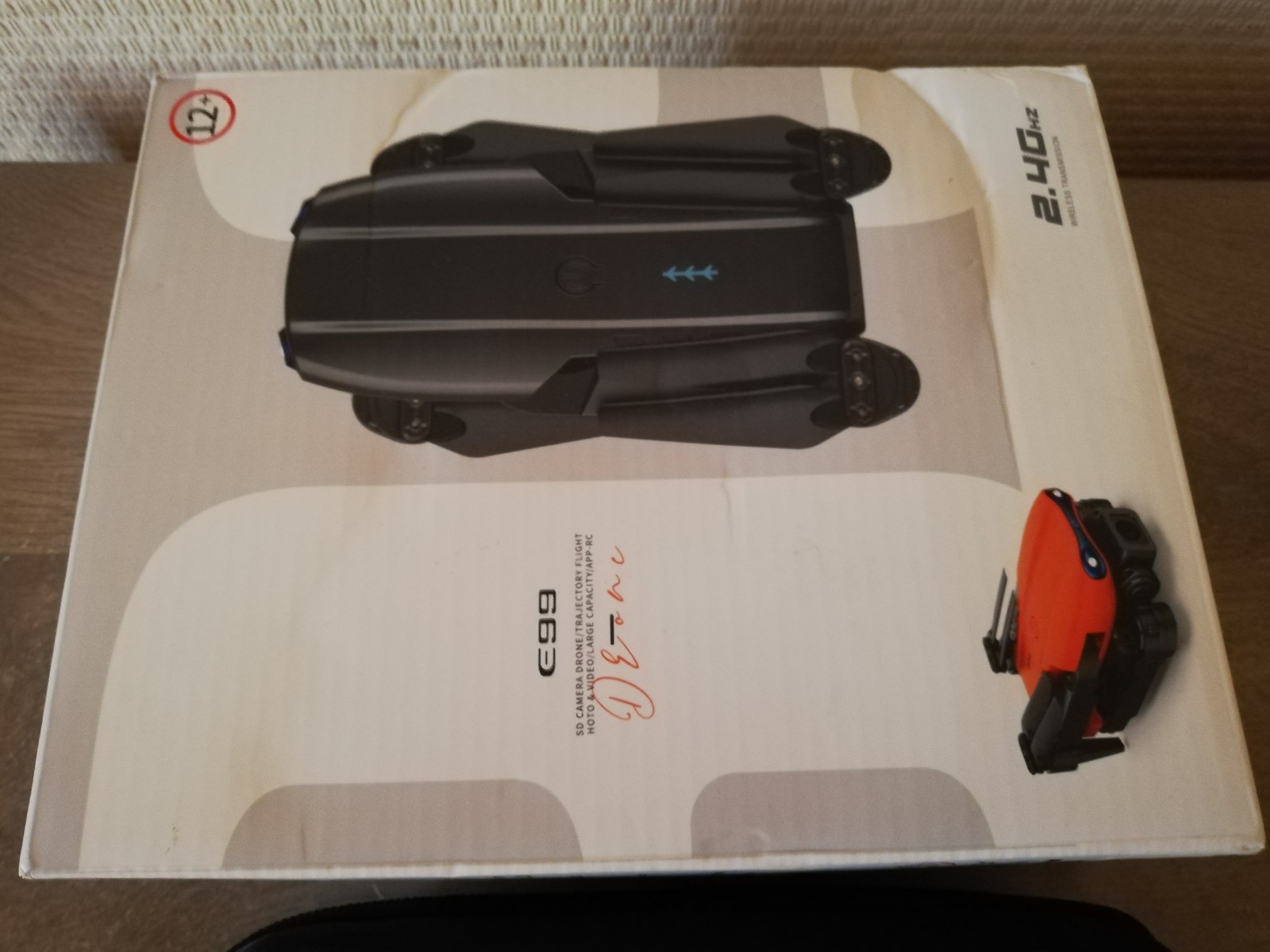 E99 Pro foldable drone / HD camera, remote control, case + accessories + battery