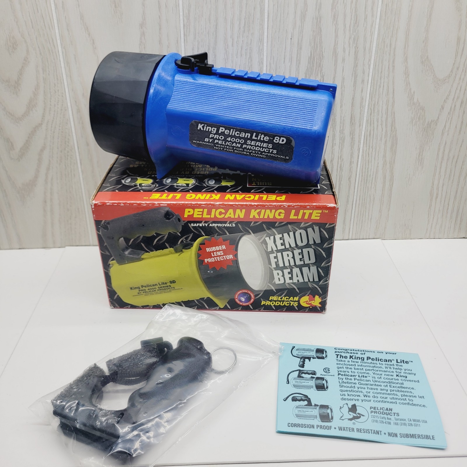 Pelican Aqua King Lite 8D Submersible Diving Scuba Light Blue