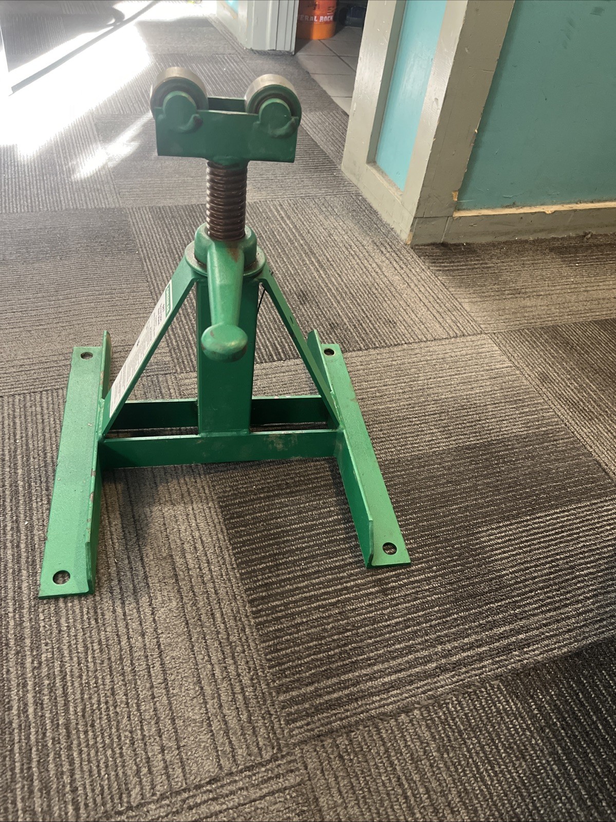 Greenlee Screw Type Reel Stand 2500 Lb Capacity