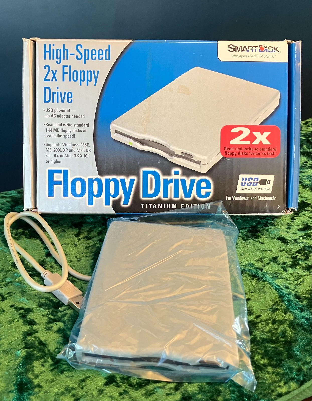 SmartDisk External Floppy Drive -- High-Speed 2x -- 1.44MG -- New in Box