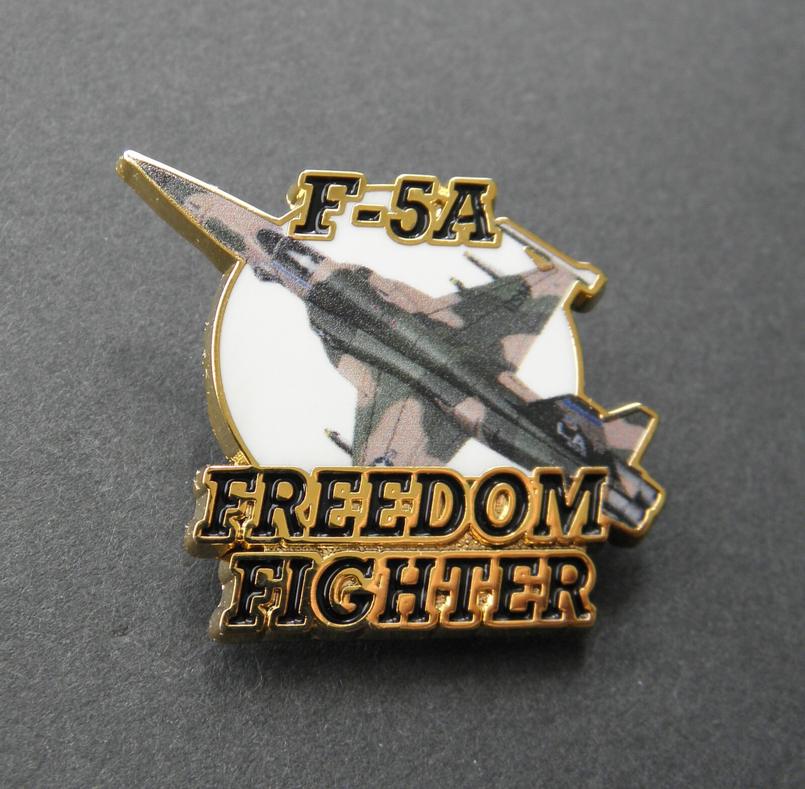 FREEDOM FIGHTER F-5A F-5 FIGHTER AIRCRAFT PLANE LAPEL PIN BADGE 1.4 INCHES