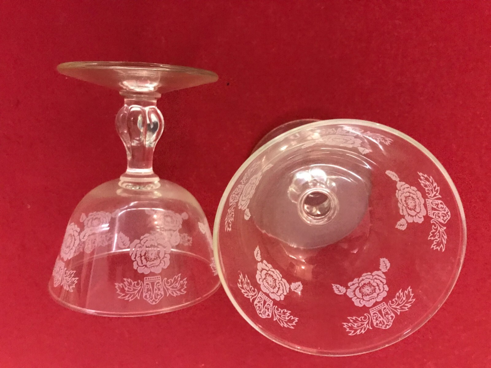 2 FLOWERED CHAMPAGNE GLASSES