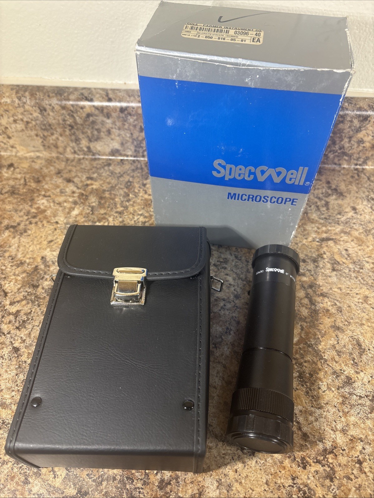 Specwell 10x30 Handheld Monocular 6° with Extra Short Focus + Case & Strap