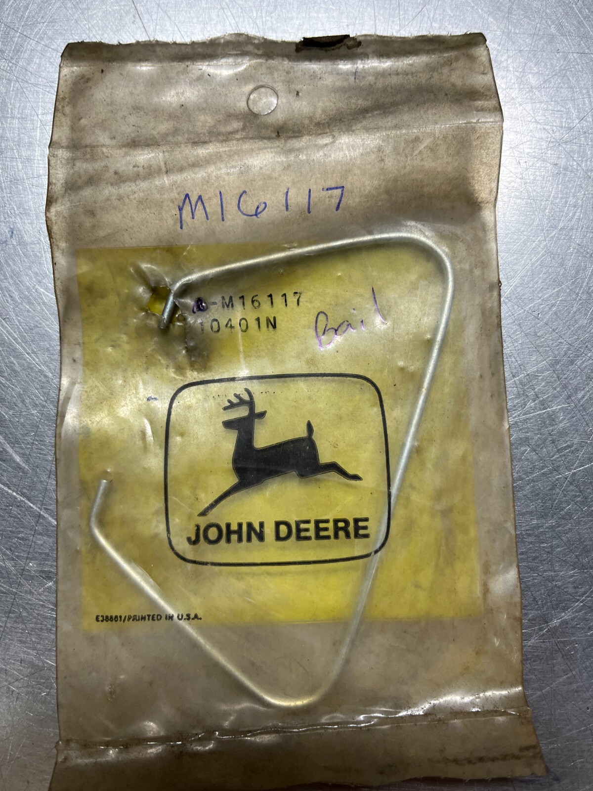 M16117   Genuine OEM   John Deere   BAIL