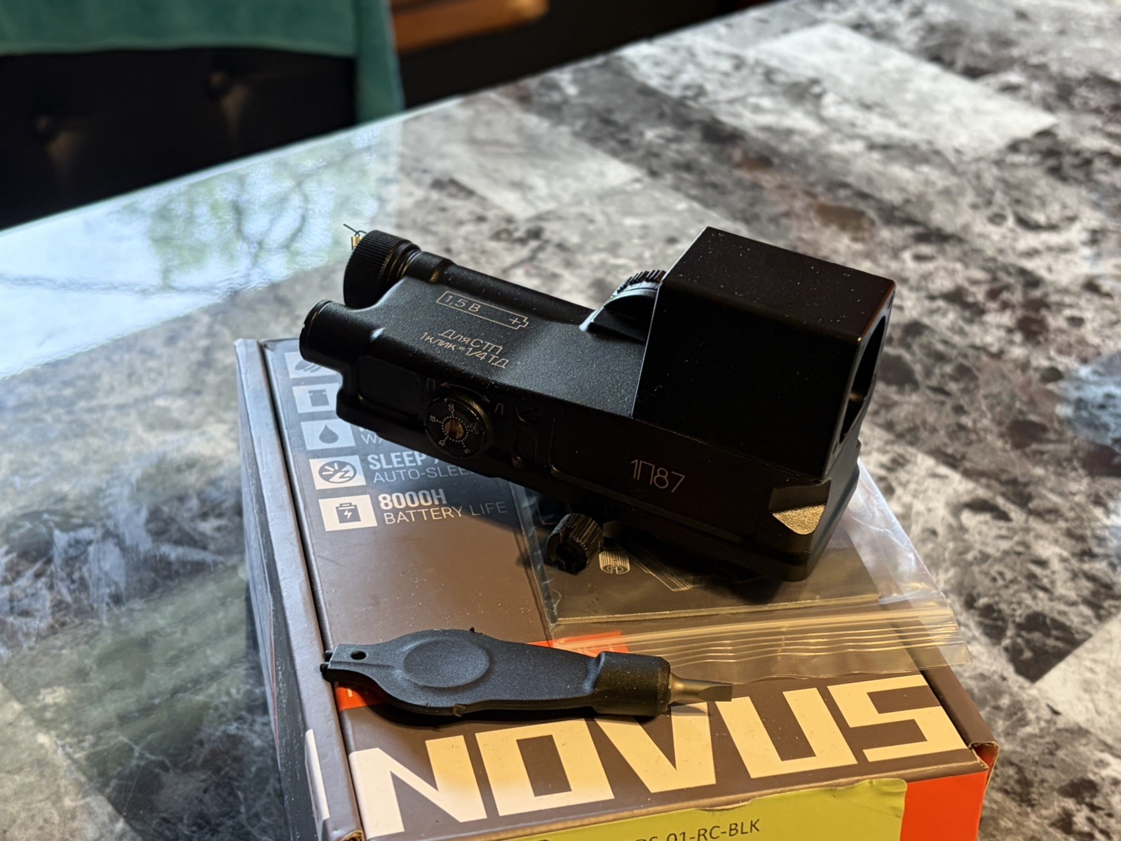 Novus Precision Optic PDS-1 Prism Dot Sight Circle Dot Reticle
