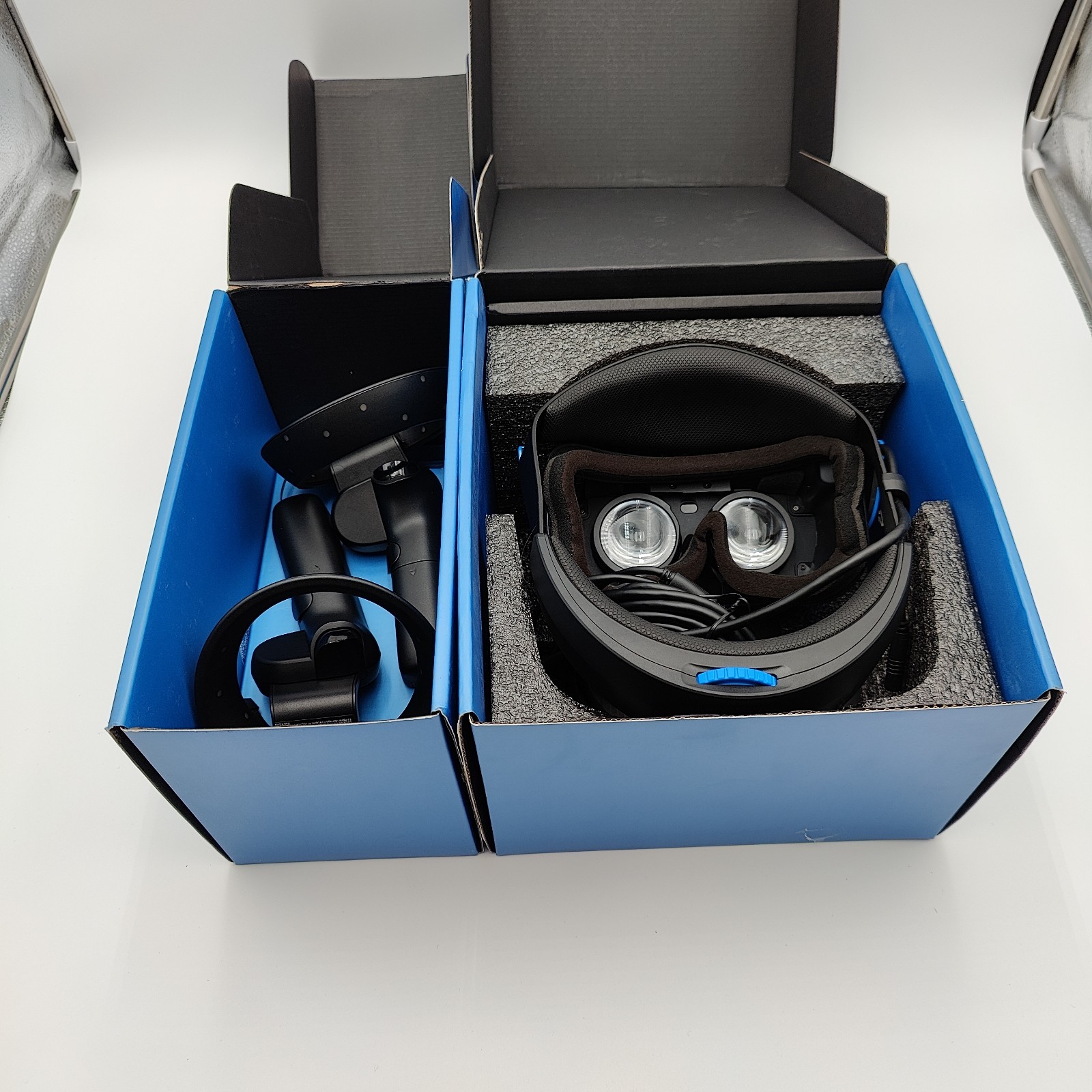 Used Acer Windows Mixed Reality Headset H7001 with Controllers C701