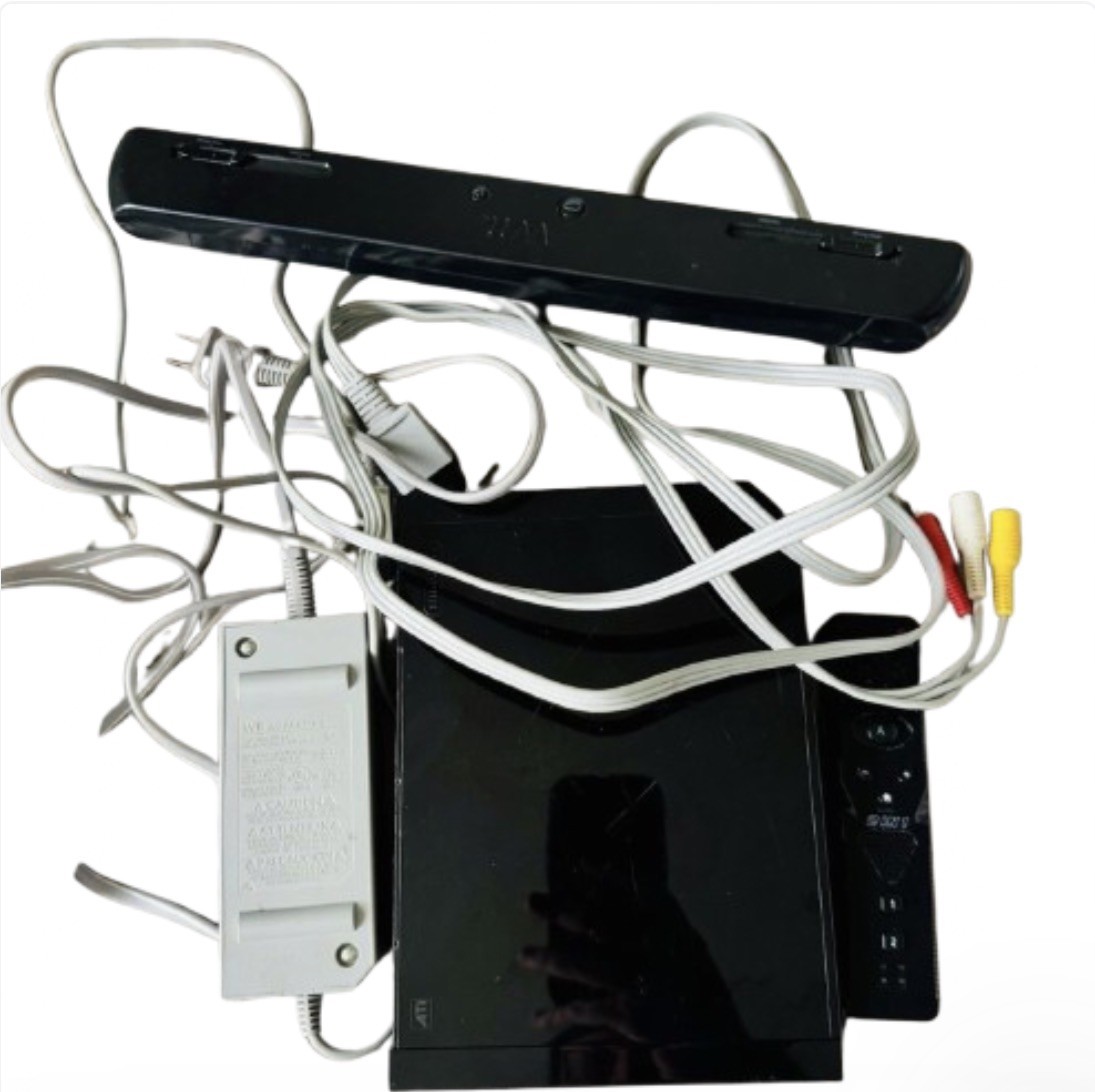 Nintendo Wii (Tested, Works, And Cleaned)