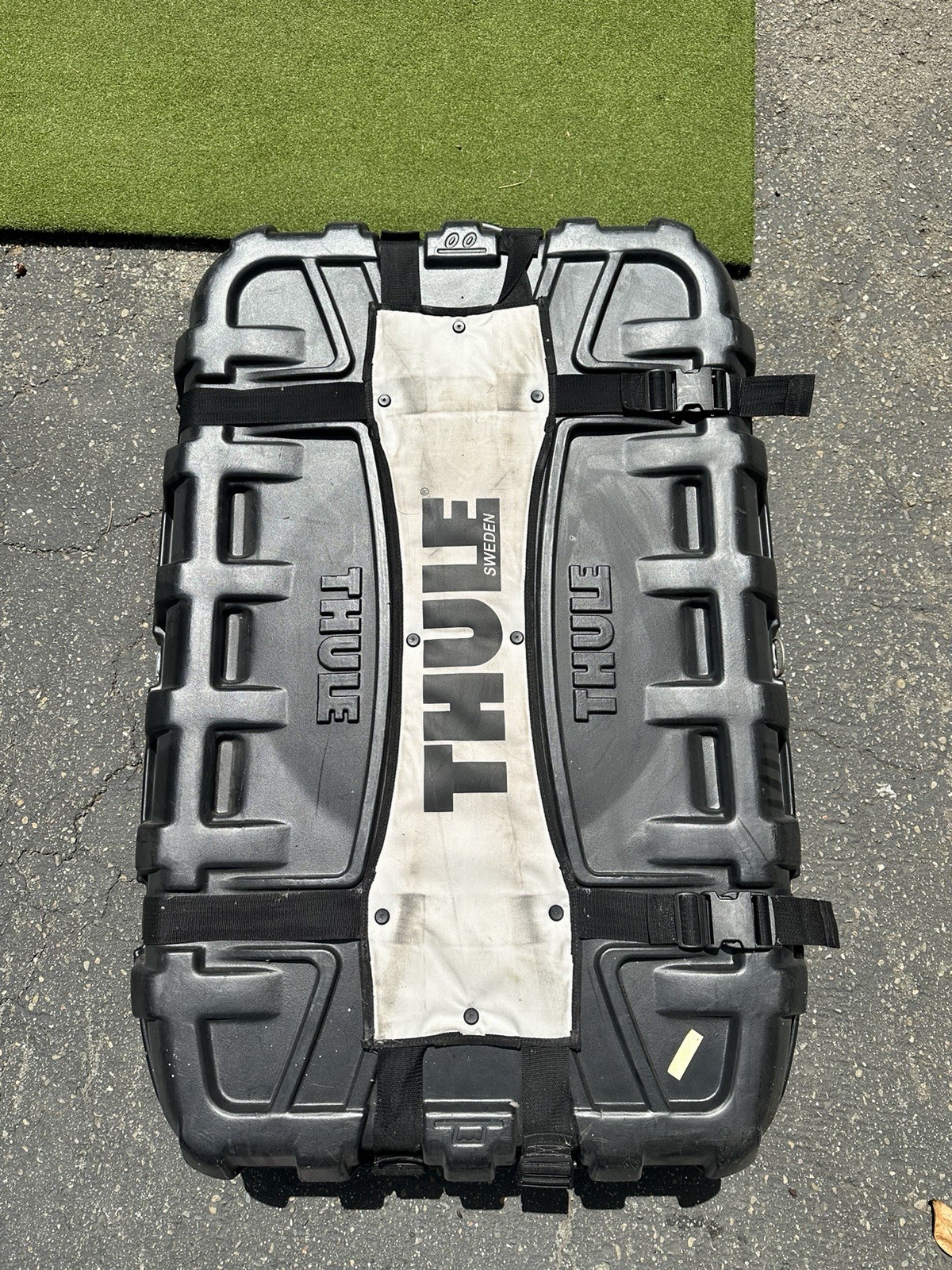 Thule Roundtrip Transition Hard Bike Travel Case With Foam, straps, wheels