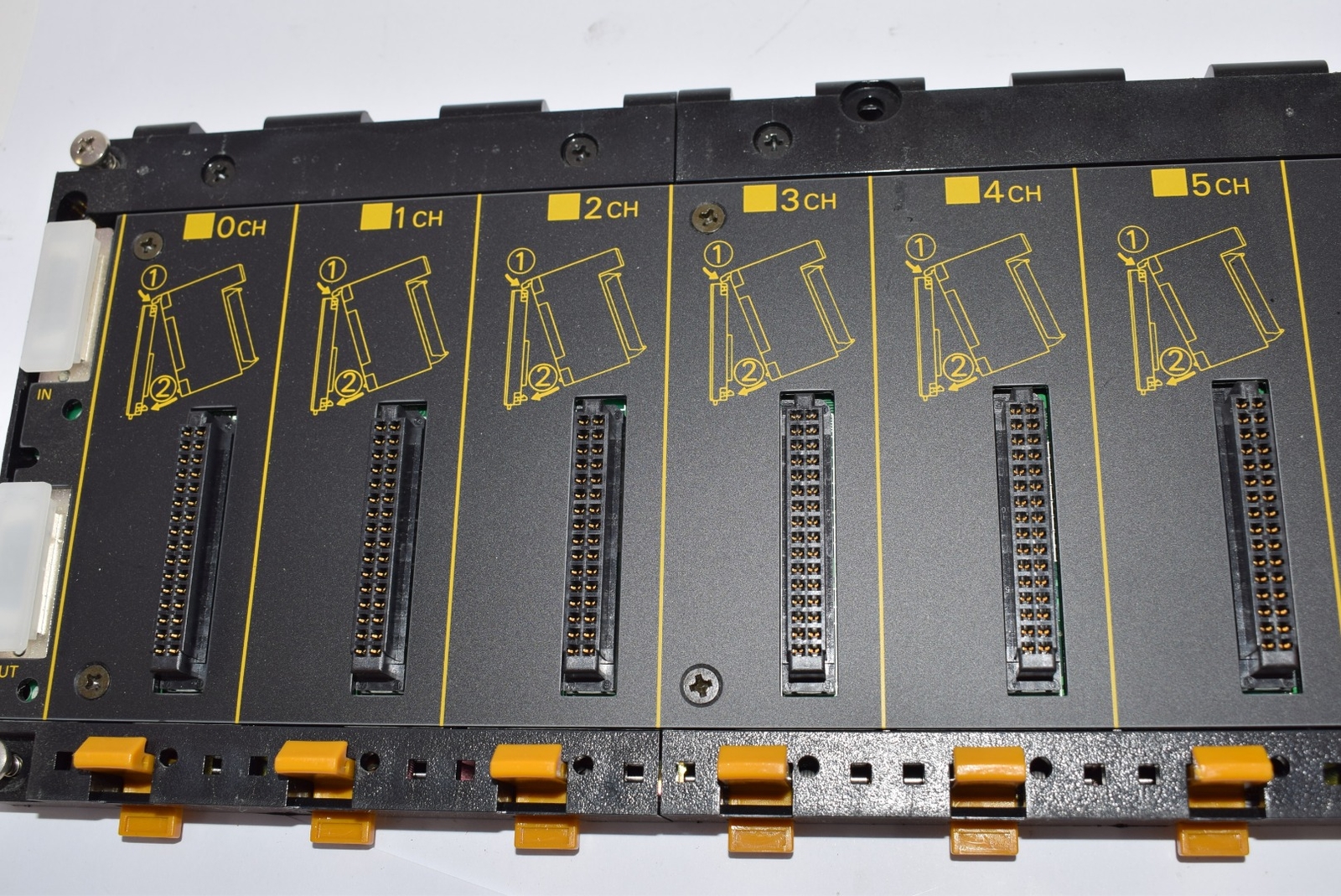 OMRON C200H-BC081-V2 Controllers 8 SLOT RACK PLC Modules