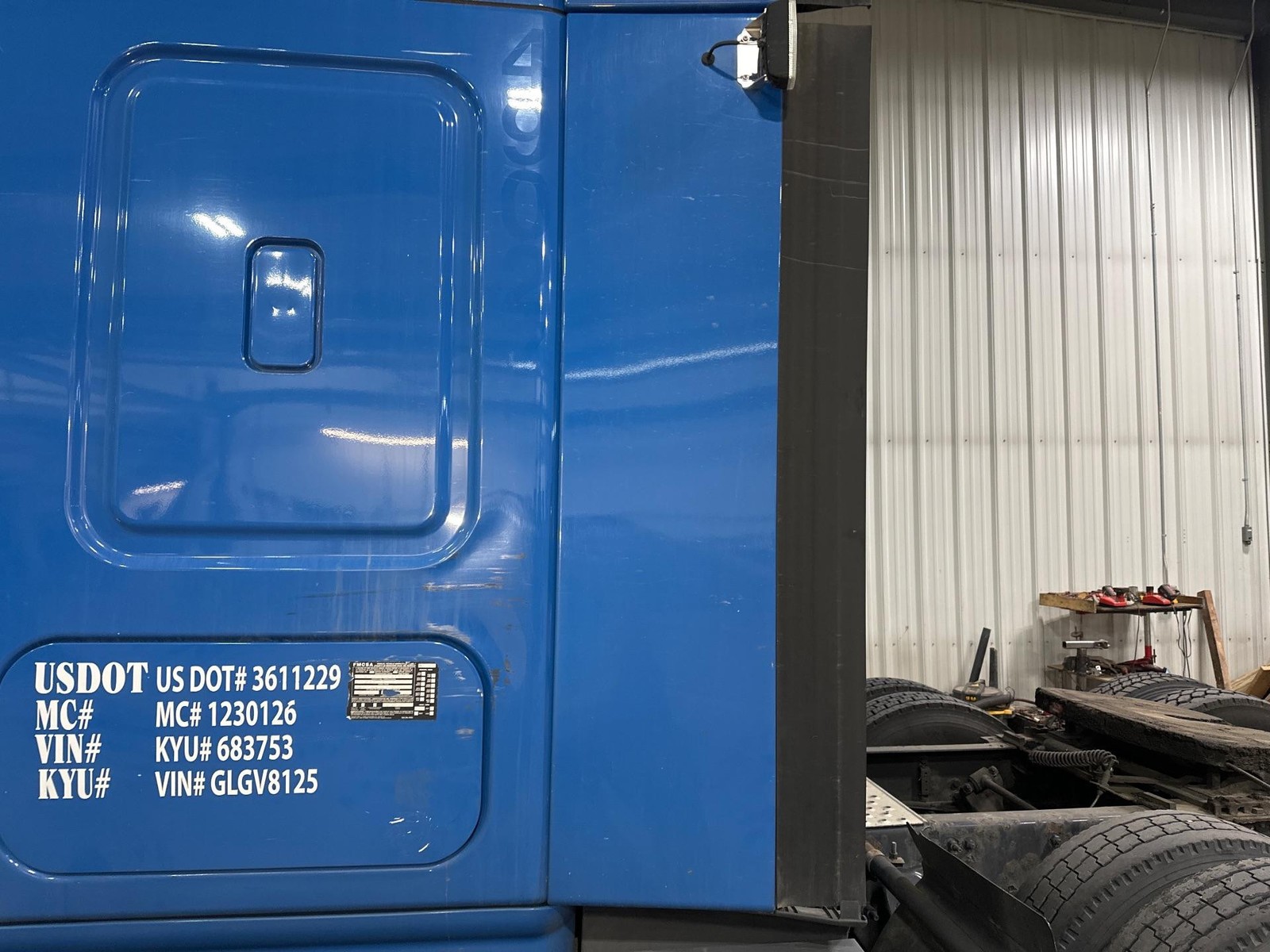 2012-2027 Freightliner CASCADIA BLUE LOWER Side Fairing/Cab Extender - Used