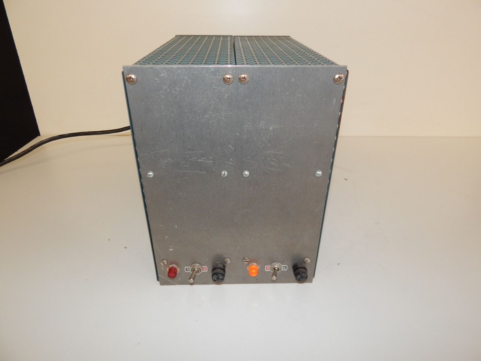 *LL*  TEKTRONIX VACUUM TUBE AMPLIFIER LOT OF TWO  (SGJ29)