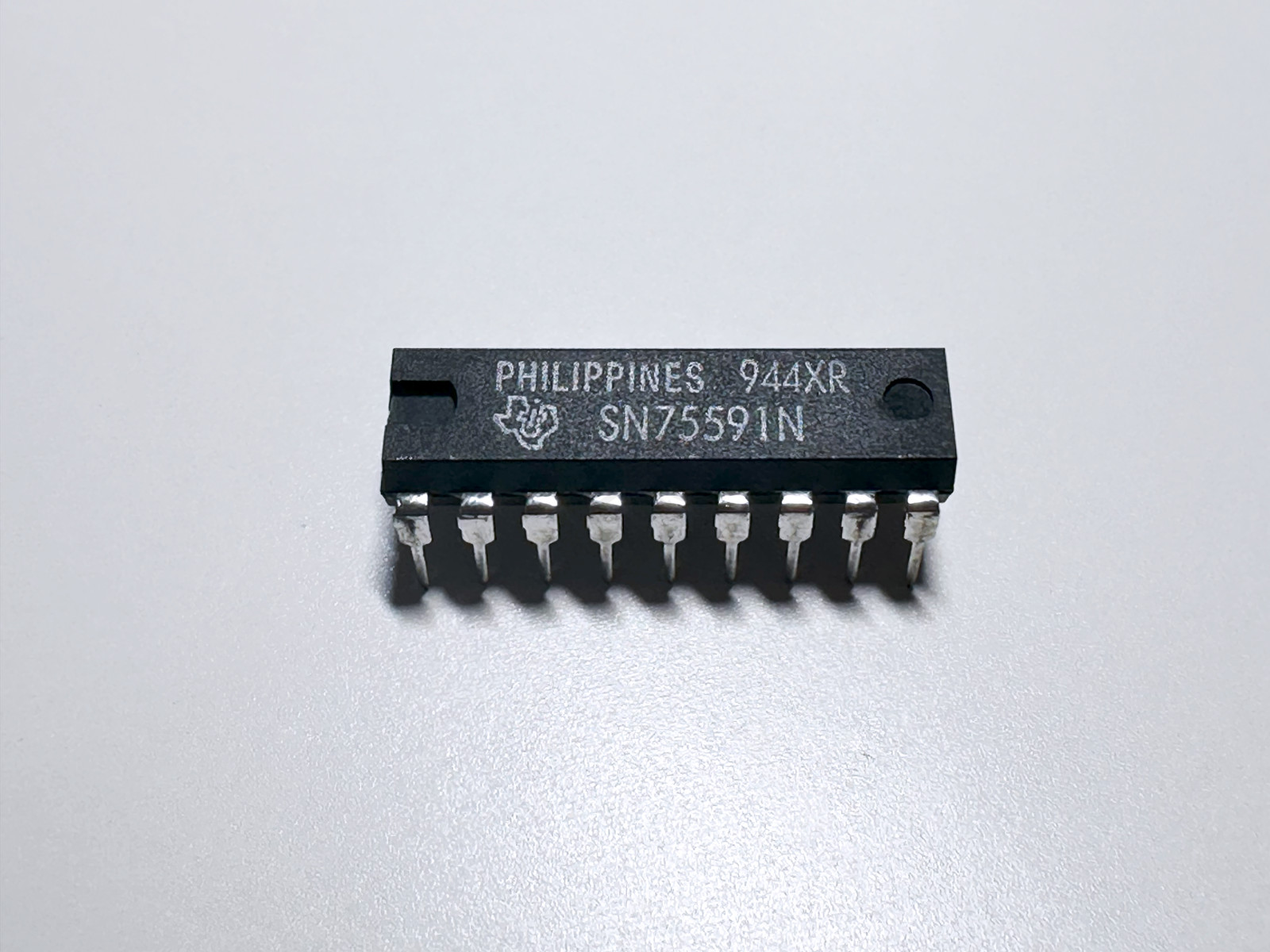 2PCS SN75591N Texas Instruments LED Segment Digit Display Driver IC DIP-18
