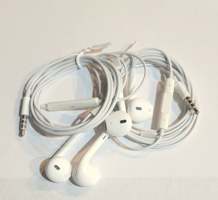 2X CLASSIC EARPHONES HEADPHONES FOR APPLE iPhone 3 3S 4 4S 4G 5 6 iPad
