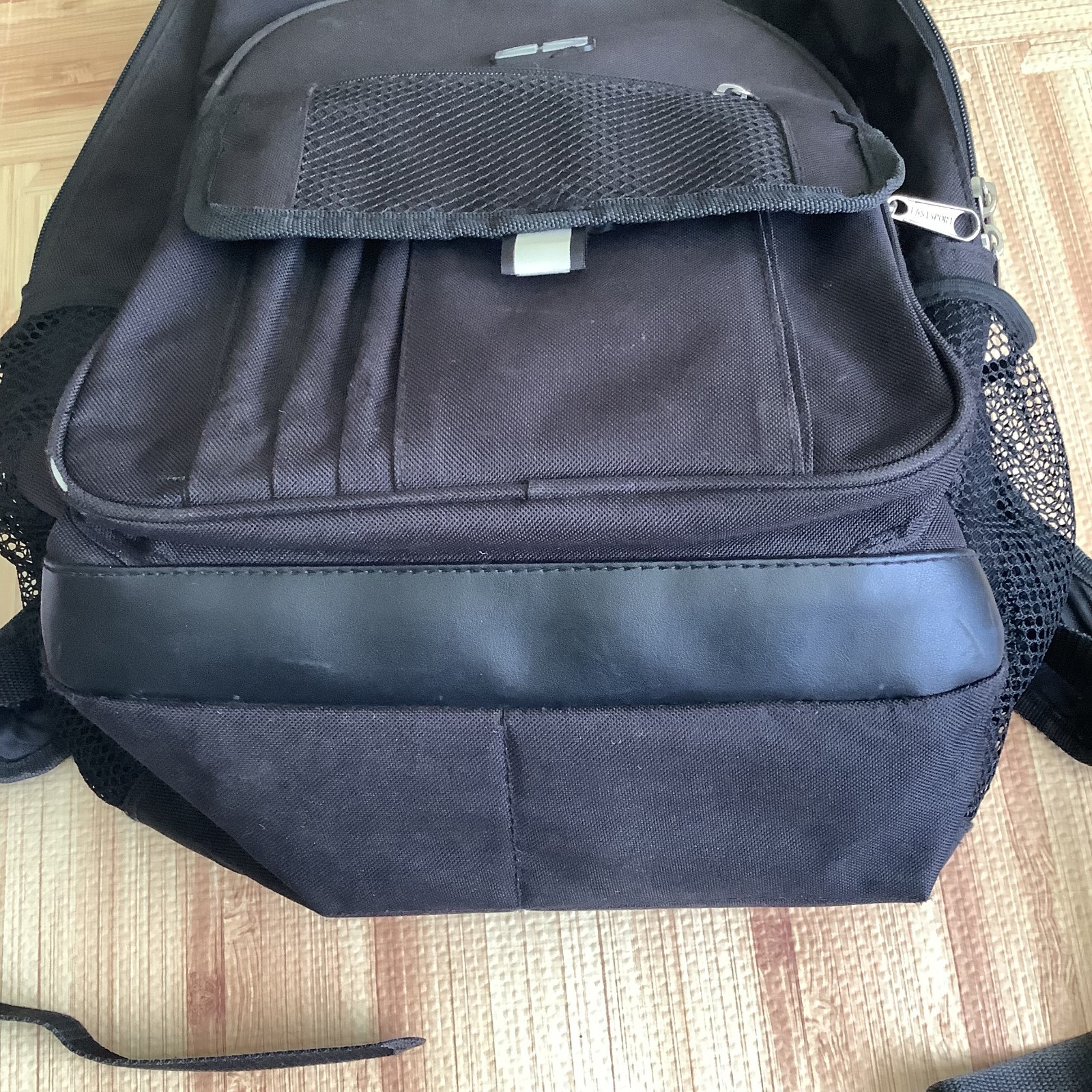 ES Eastsport Black Large Backpack w/Flaws See Pictures