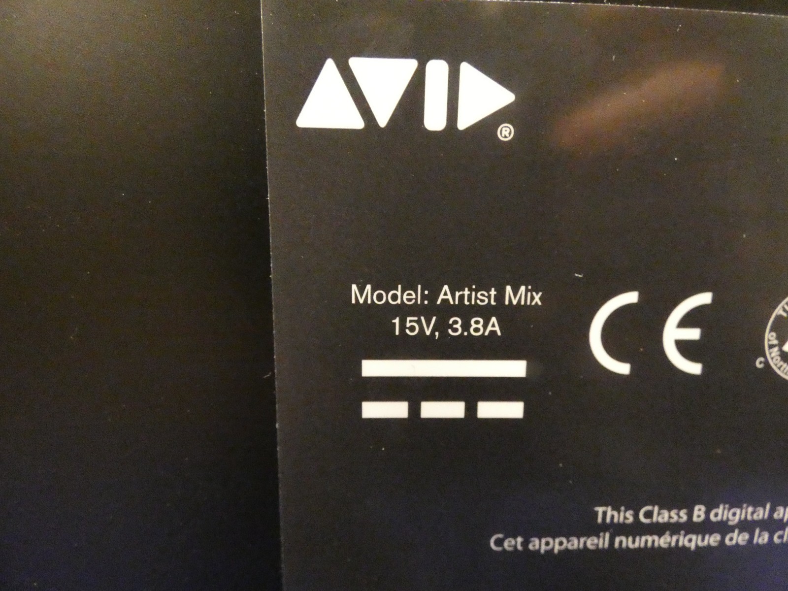 Avid Artist Mix Compact 8-Fader Control Surface (please read ad)