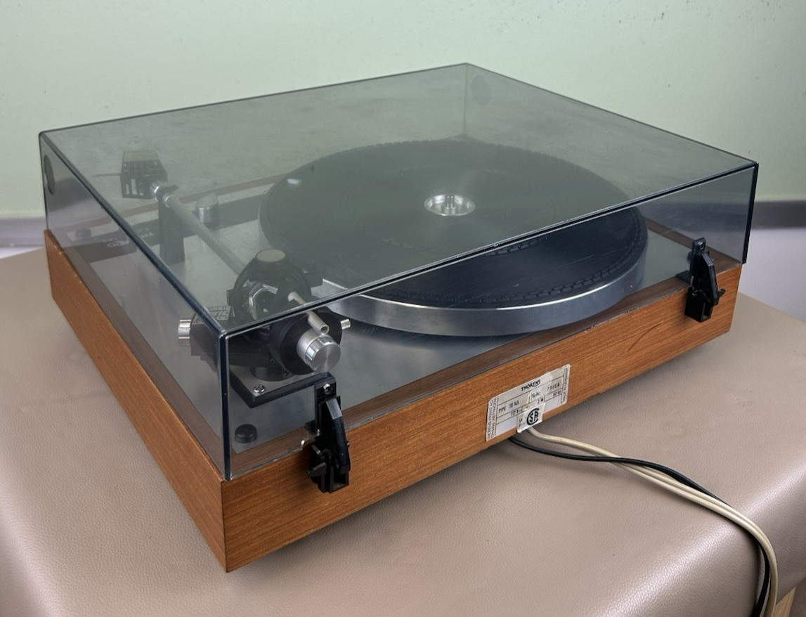 THORENS TD 145 TURNTABLE