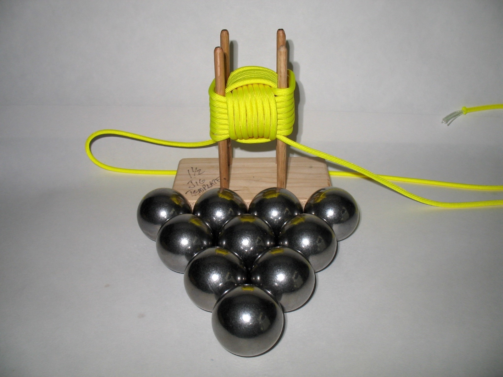One 1-1/2" Monkey Fist Jig (MoFiJi) Speed pack with 10 balls  Made in the USA