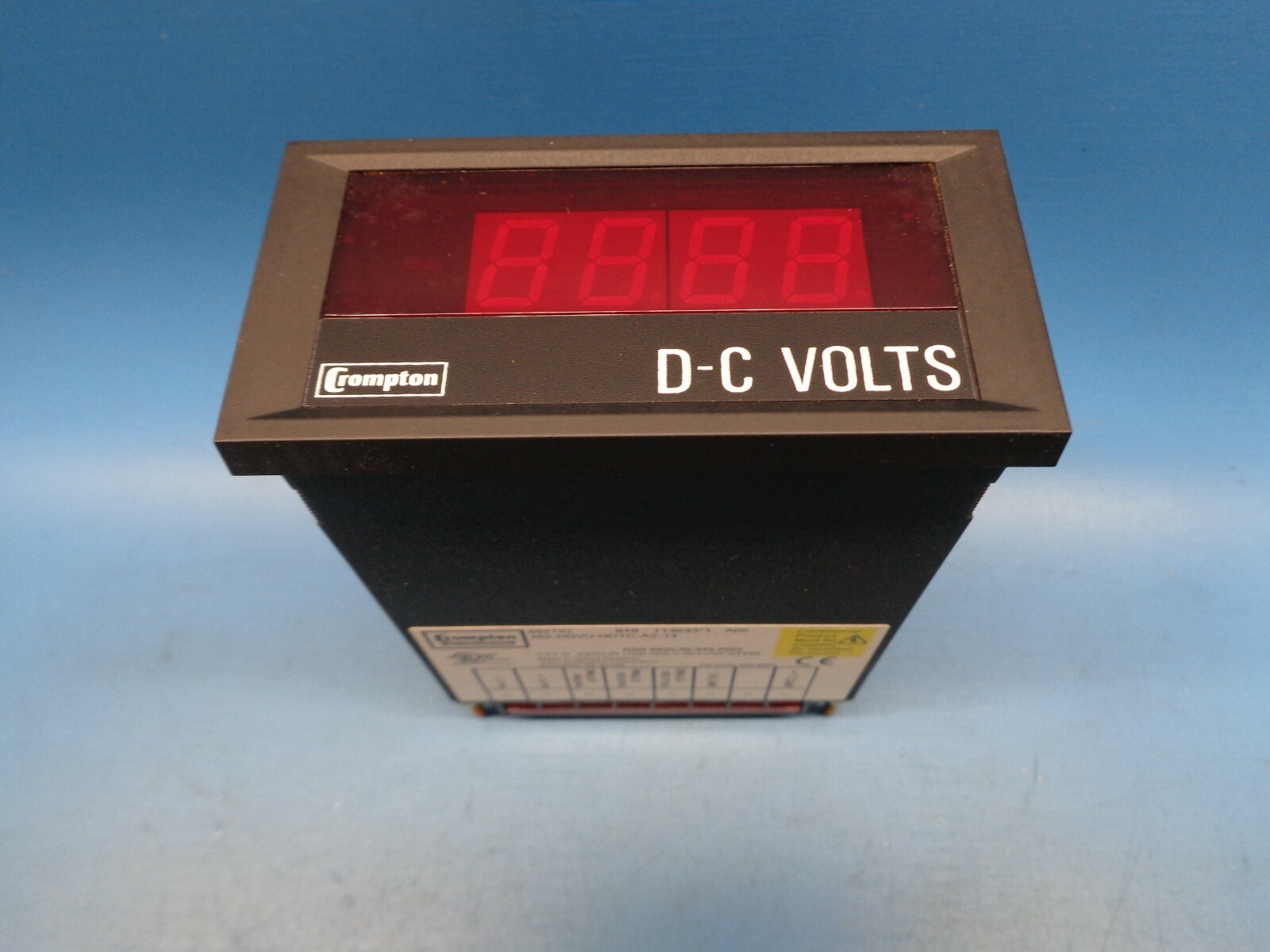 (1) 262-DDVU-NDTC-A2-14 TYCO DIGITAL PANEL METER DC VOLTAGE CROMPTON 3.5 DIGIT