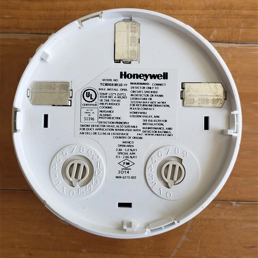 NEW HONEYWELL TC806B3010-IV SMOKE DETECTOR TC806B3010IV FAST SHIPPING