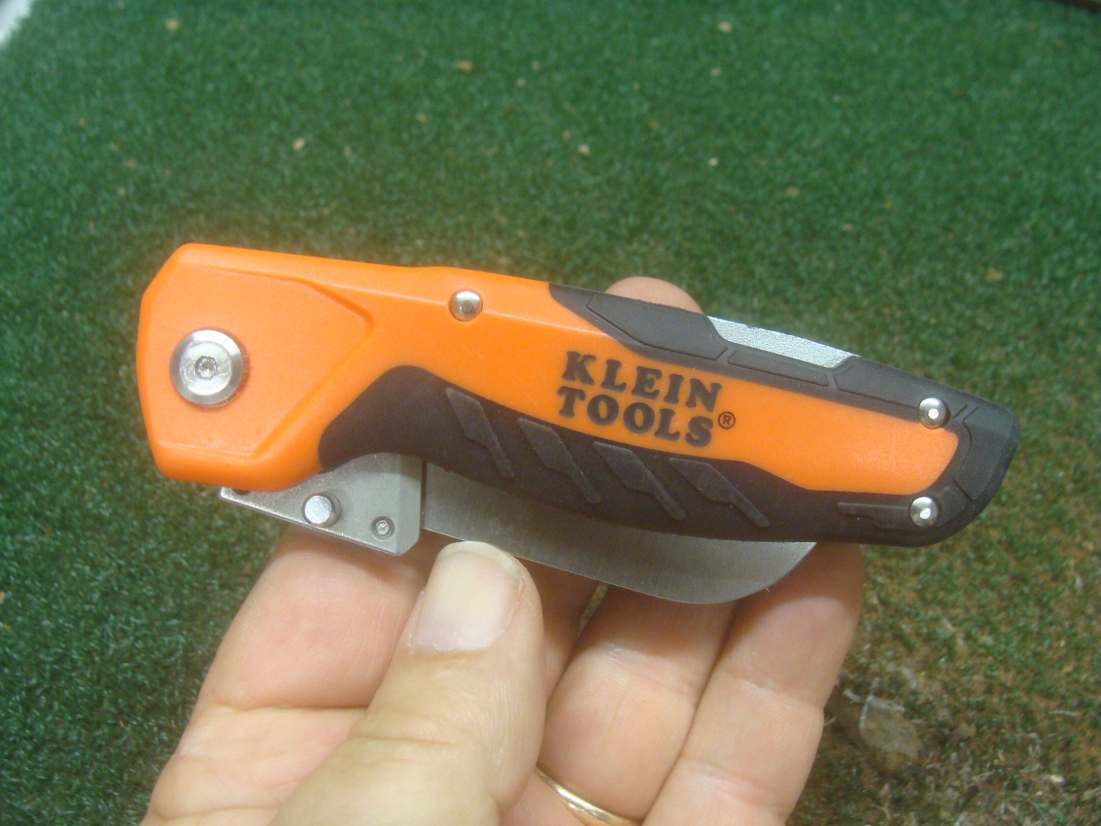 Klein Tools 44218 Folding Cable Skinning Utility Hawkbill Knife - GOOD SHAPE