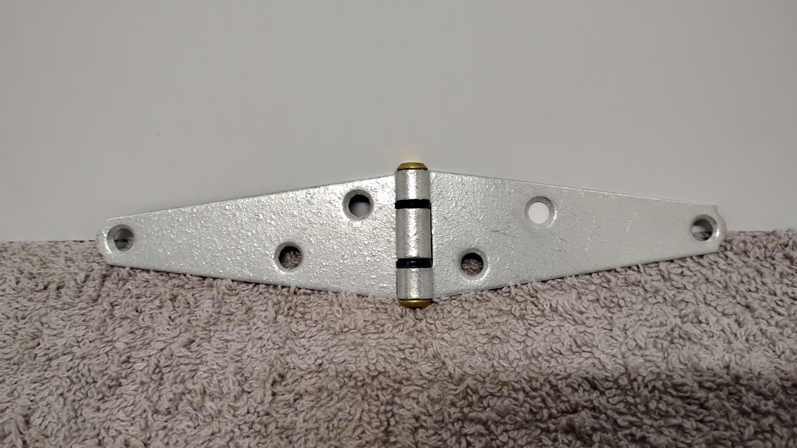 4 NEW Hardware Essentials Heavy Duty Strap Hinge Zinc 4" # 852559. (03)