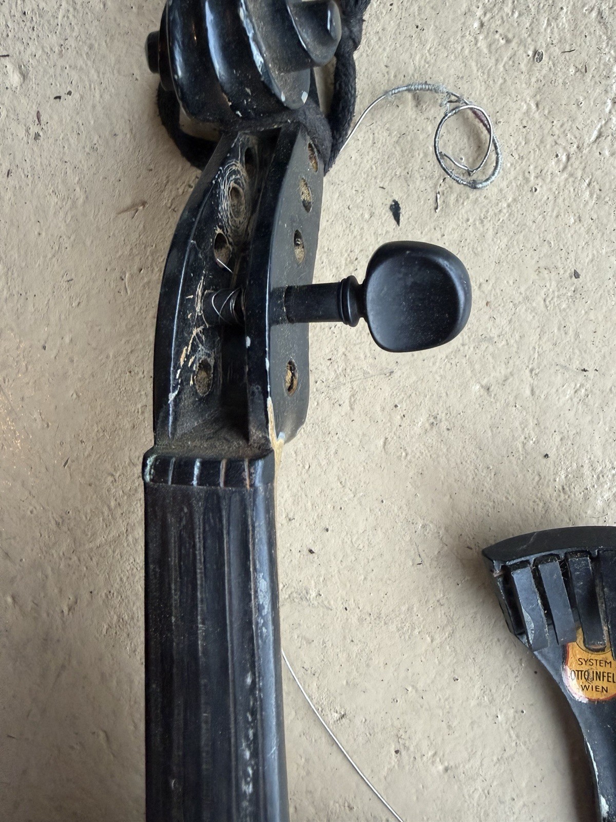 Barcus-Berry Electric Violin Black Polished 4-String needs work