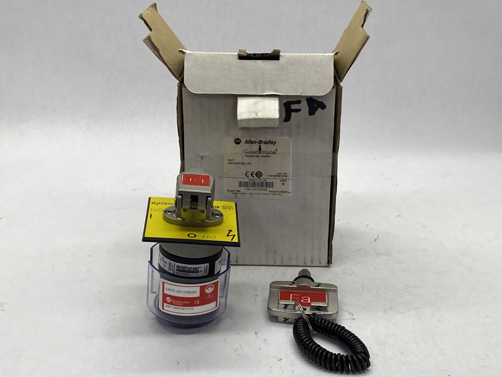 NIB Allen Bradley 20A 2NC 2NO Trapped Key Interlock Rotary Switch 440T-MRPSE11FA